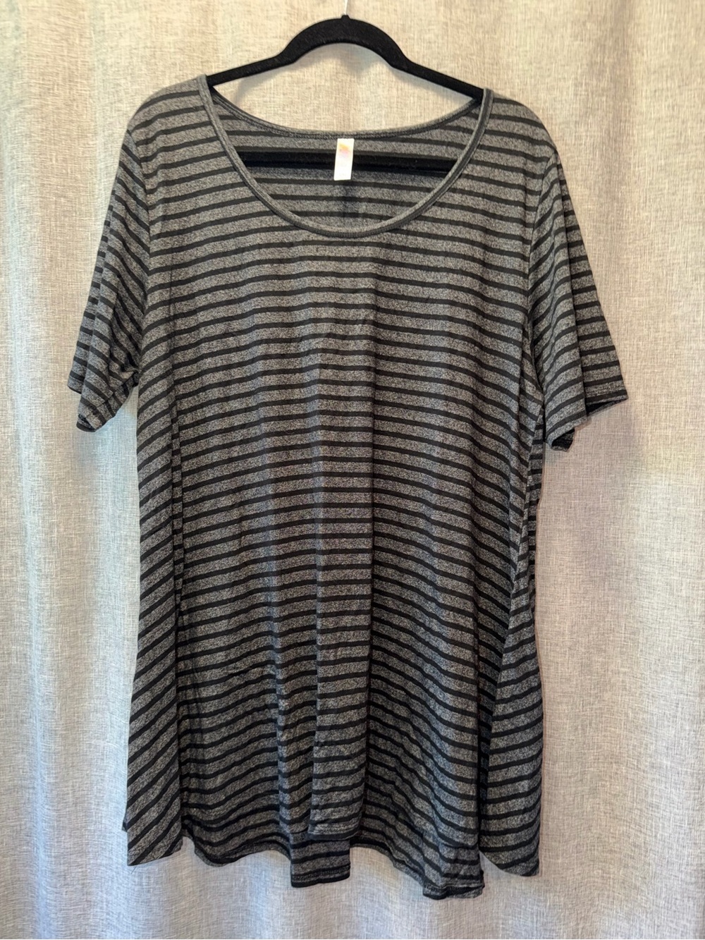 LuLaRoe Black and Gray Striped Short Sleeve Scoop Neck Top 2XL